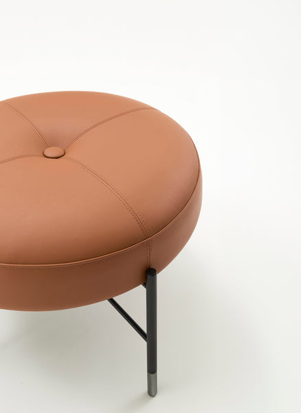 MAMBO ROUND OTTOMAN 25"/BROWN LEATHER POLO 14/BLACK STRUCTURE/TITANIUM TIPS